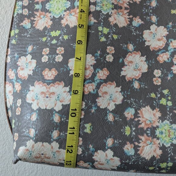 Under One Sky. Multi-color flower print. Soft material. - Picture 8 of 9